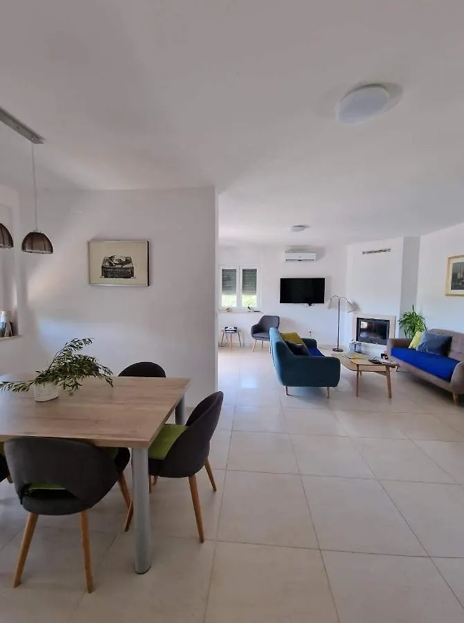 Villa Manka Умаг 0*,